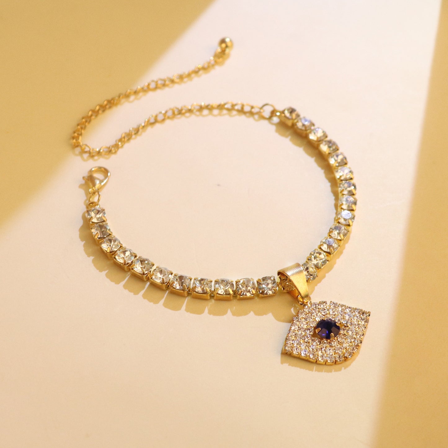 Lady Demon Eye Pendant Feet Chain