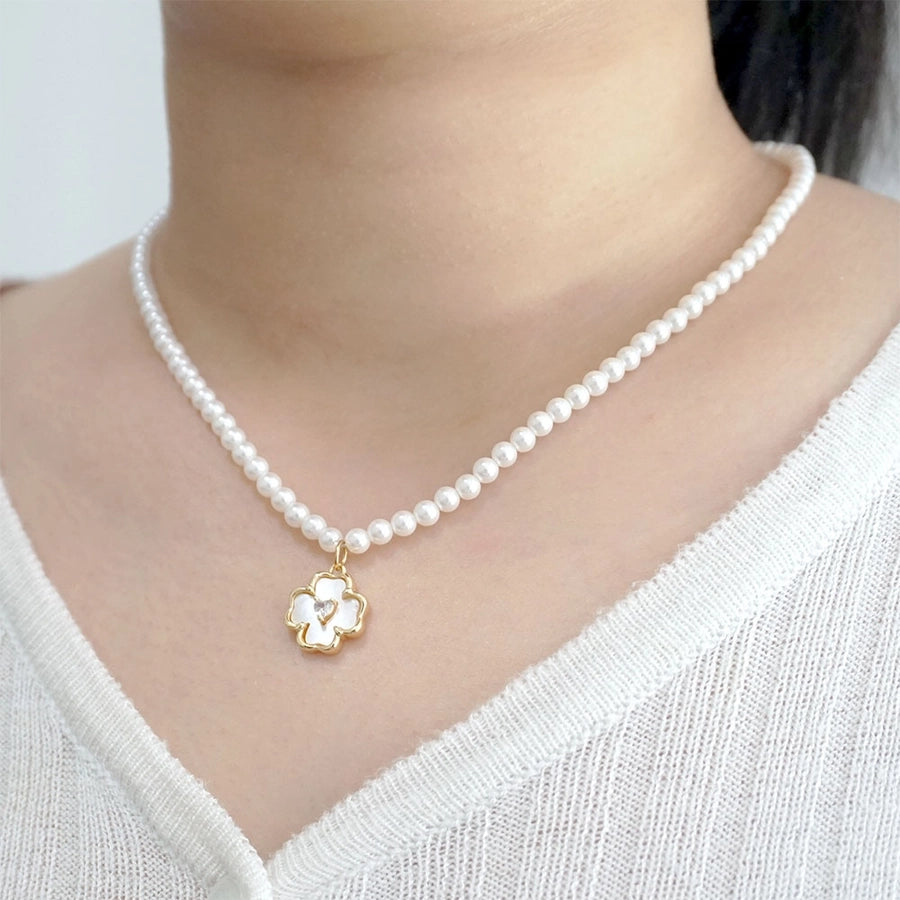Vintage Style Simple Style Flower Imitation Pearl Copper Inlay Shell Zircon Gold Plated Women's Pendant Necklace