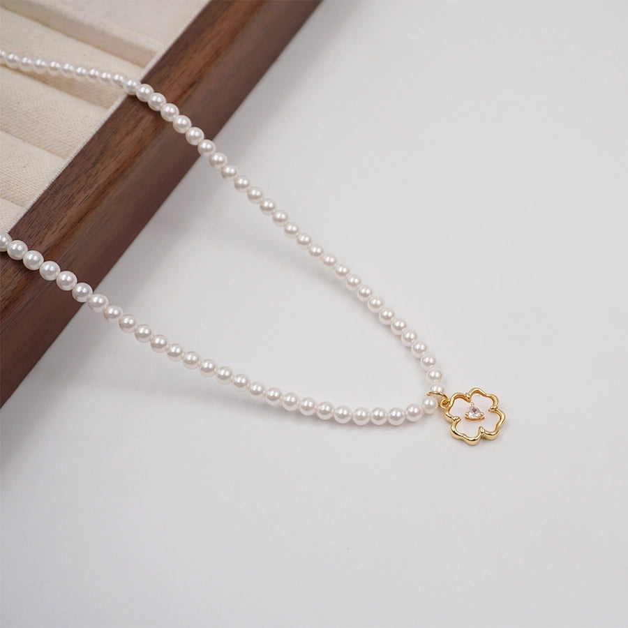 Vintage Style Simple Style Flower Imitation Pearl Copper Inlay Shell Zircon Gold Plated Women's Pendant Necklace