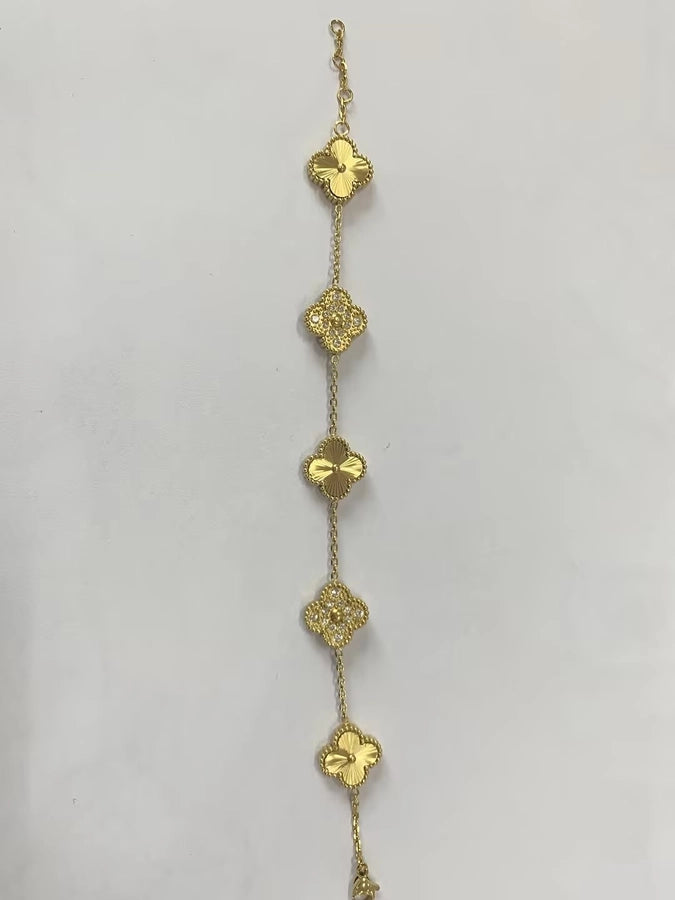 Basic Vintage Style Four Leaf Clover Flower 304 Stainless Steel 18K Gold Plated Zircon Bracelets In Bulk