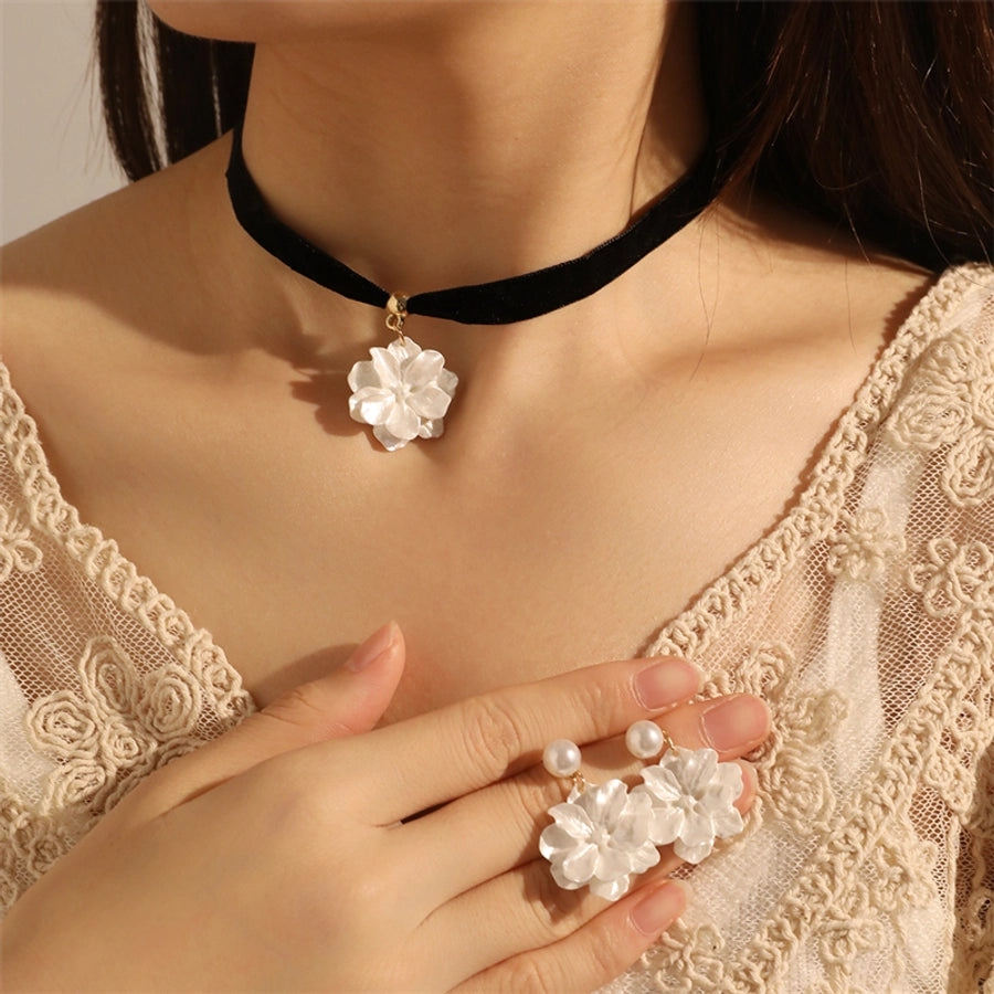 Y2K Elegant Streetwear Flower Alloy Plastic Women's Earrings Necklace Jewelry Set
