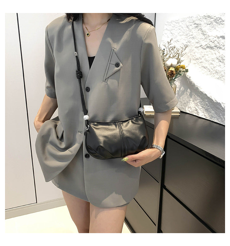 Women's Pu Leather Solid Color Streetwear Pillow Shape Zipper Crossbody Bag