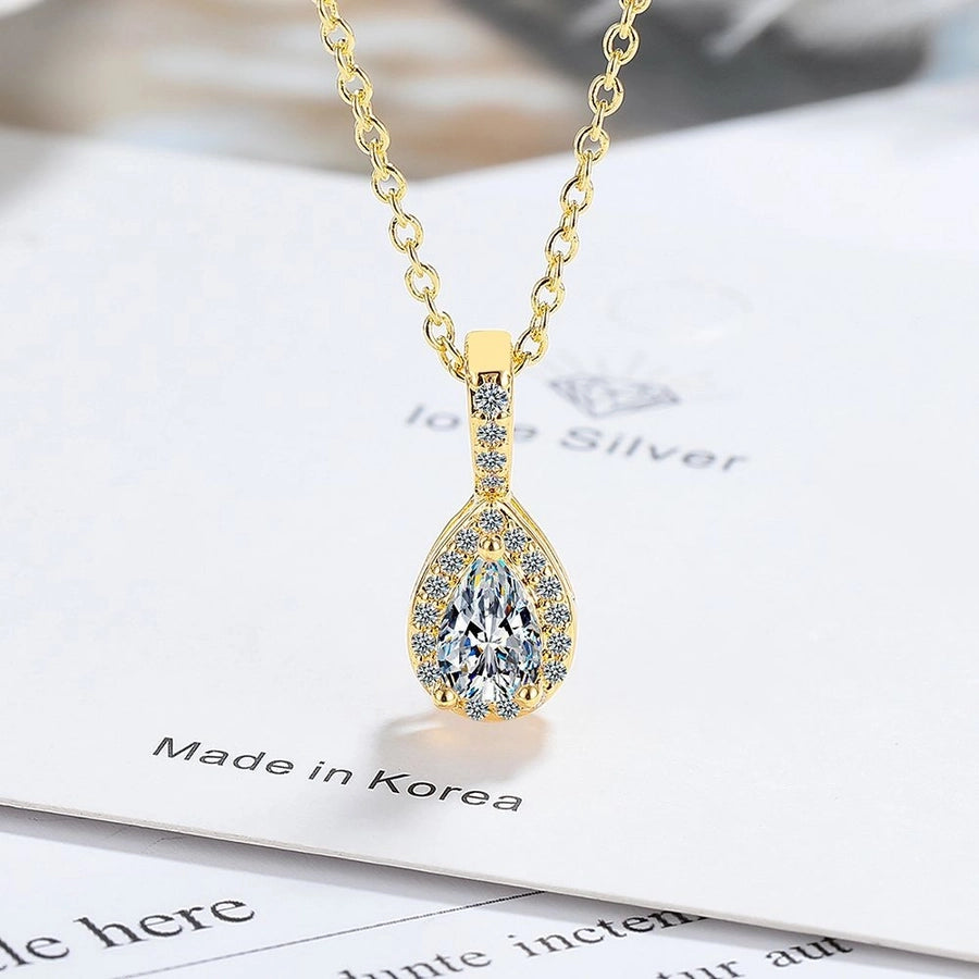Copper Hollow Out Inlay Heart Shape Zircon Pendant Necklace