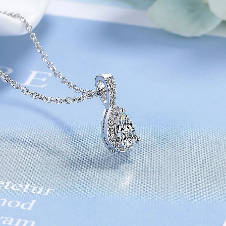 Copper Hollow Out Inlay Heart Shape Zircon Pendant Necklace