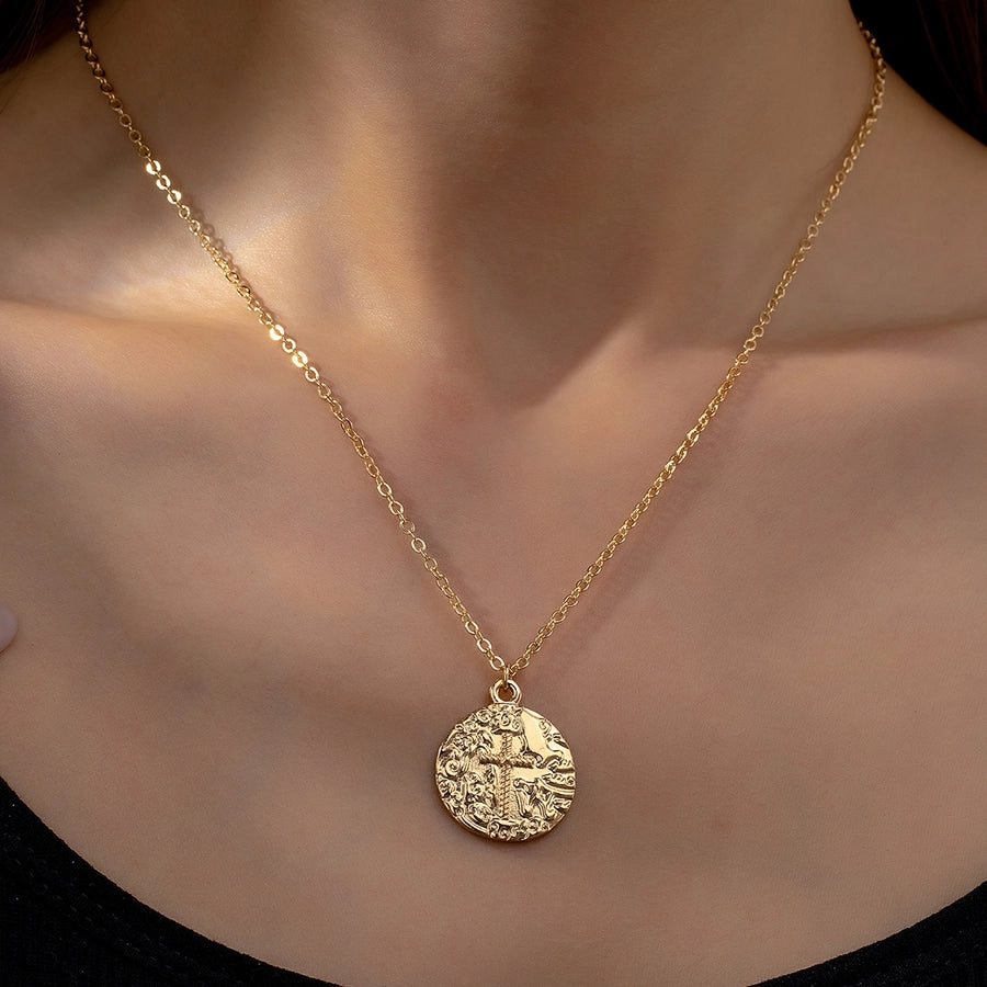 Elegant Simple Style Artistic Solid Color Gold Plated Iron Zinc alloy  Pendant Necklace