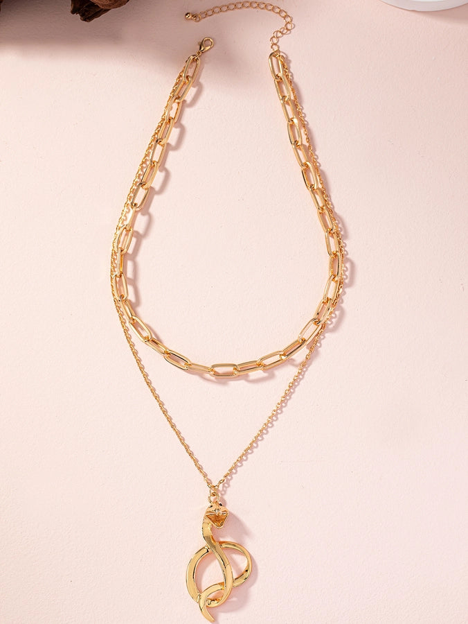 A Necklace Made of Iron and Zinc Alloy Ladies' Pendant Necklace Pendant Retro Style Snake Head Design Pendant Necklace Suitable for Casual and Versatile Daily Travel Couple Dating Necklace