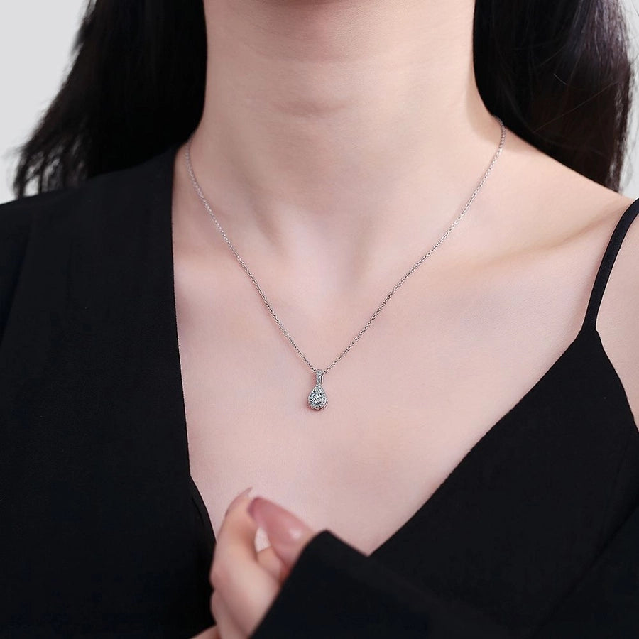 Copper Hollow Out Inlay Heart Shape Zircon Pendant Necklace